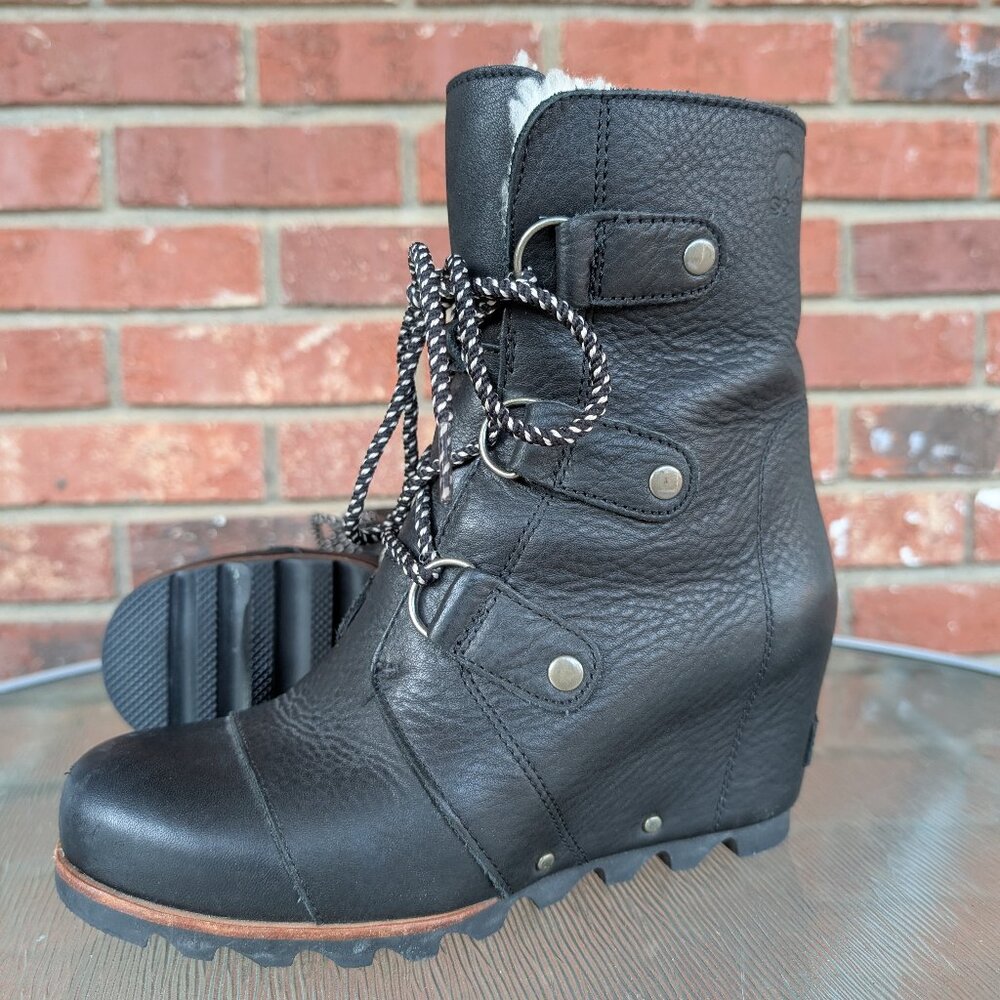 Women's SOREL Joan of Arctic Black Leather Wedge Boots Size 7.5